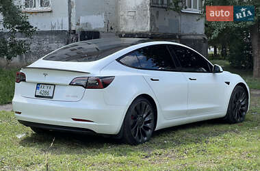Седан Tesla Model 3 2023 в 