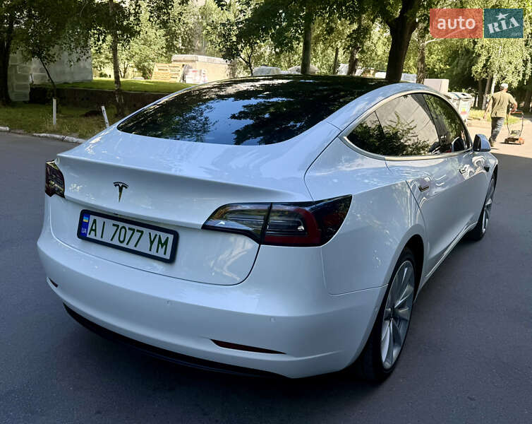 Седан Tesla Model 3 2019 в 