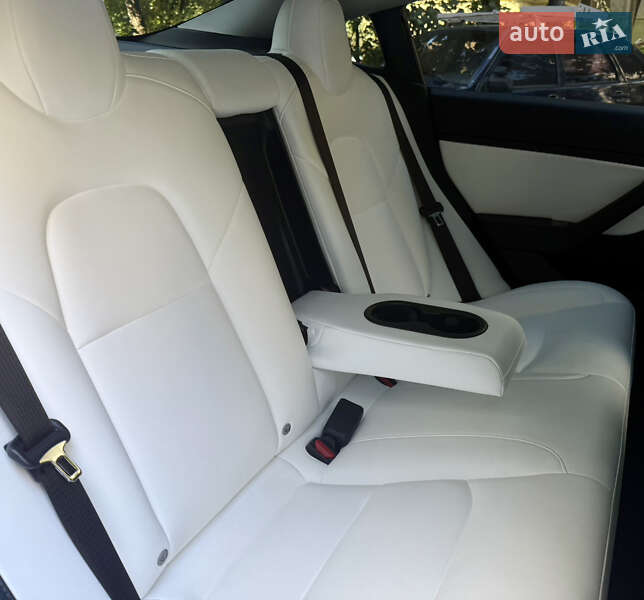 Седан Tesla Model 3 2019 в Белой Церкви