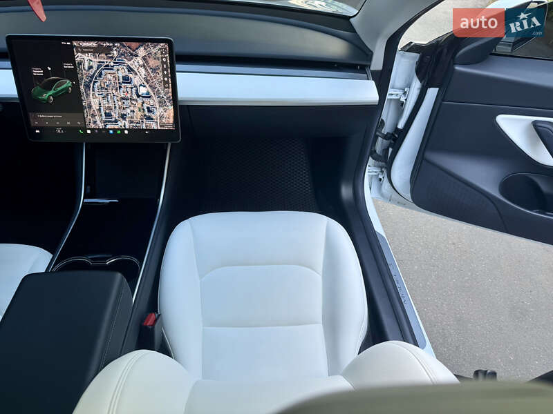 Седан Tesla Model 3 2019 в Белой Церкви