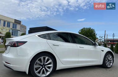 Седан Tesla Model 3 2018 в 