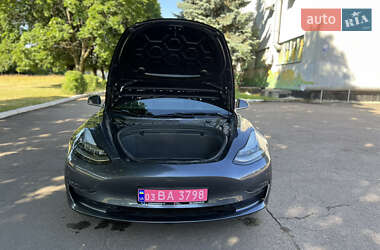 Седан Tesla Model 3 2019 в 