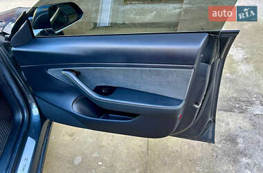 Седан Tesla Model 3 2019 в 