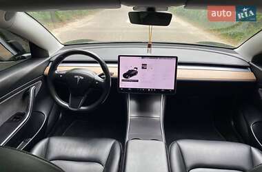 Седан Tesla Model 3 2018 в 