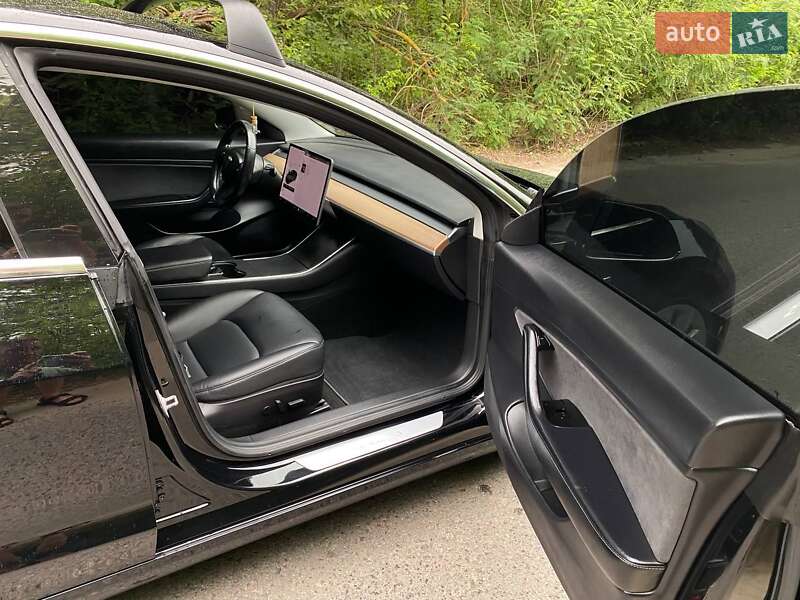Седан Tesla Model 3 2018 в Ковеле