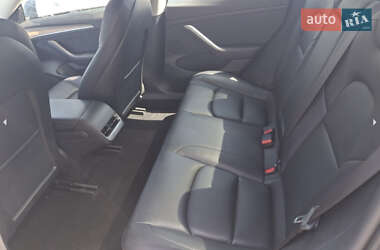 Седан Tesla Model 3 2021 в 
