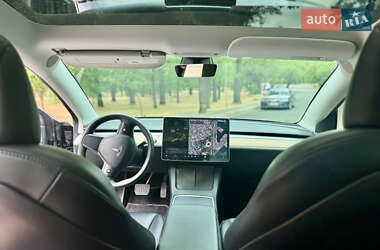 Седан Tesla Model 3 2021 в 