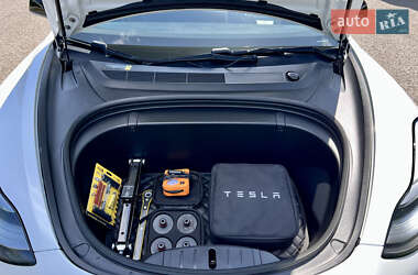 Седан Tesla Model 3 2018 в 