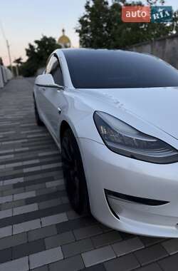 Седан Tesla Model 3 2019 в 