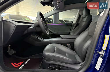 Седан Tesla Model 3 2024 в 