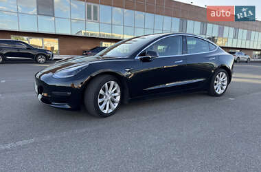 Седан Tesla Model 3 2019 в 