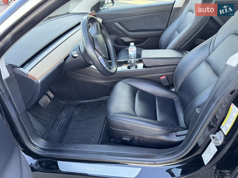 Седан Tesla Model 3 2019 в Києві