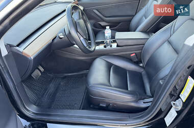 Седан Tesla Model 3 2019 в 