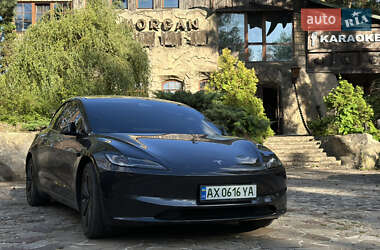 Седан Tesla Model 3 2024 в Харькове