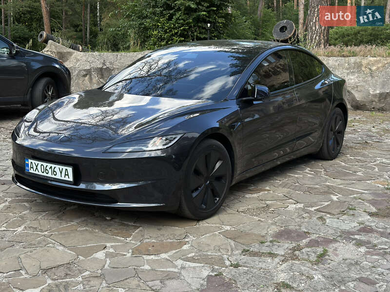 Седан Tesla Model 3 2024 в Харькове
