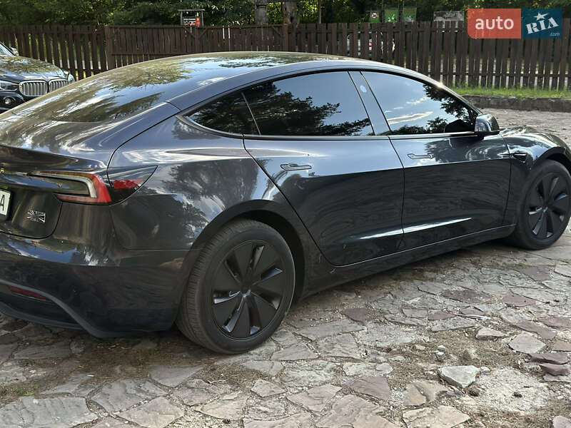 Седан Tesla Model 3 2024 в Харькове