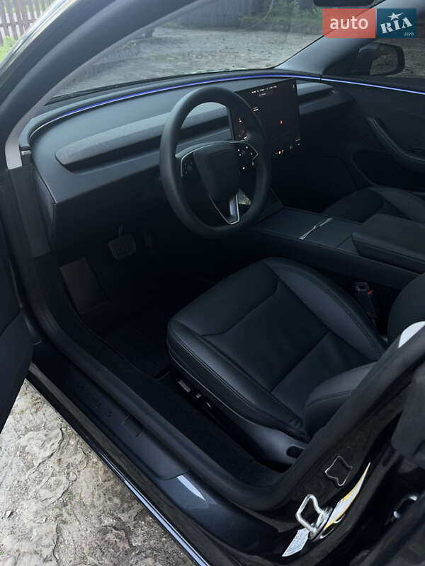 Седан Tesla Model 3 2024 в Харькове