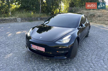 Седан Tesla Model 3 2018 в Ужгороде
