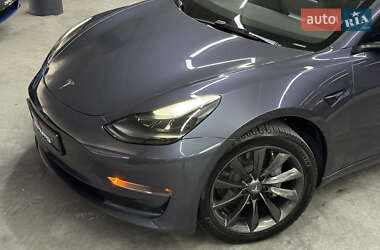 Седан Tesla Model 3 2023 в 