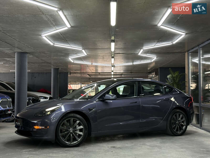 Седан Tesla Model 3 2023 в Одессе
