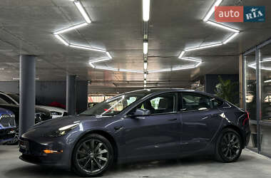Седан Tesla Model 3 2023 в 