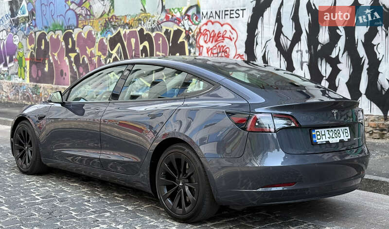 Седан Tesla Model 3 2022 в Одессе