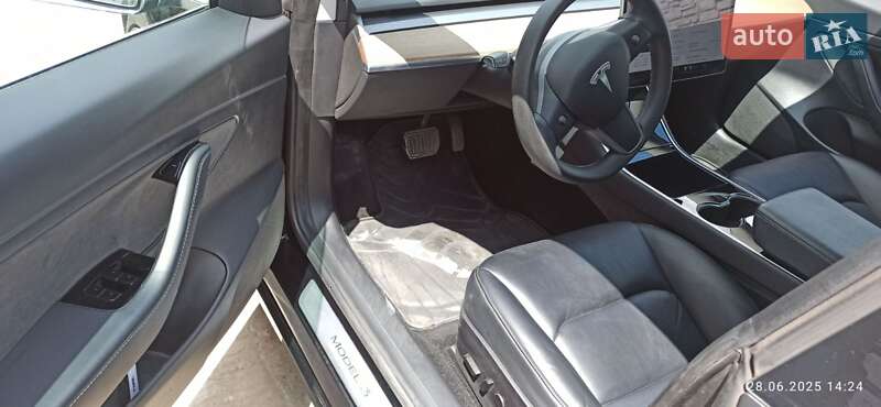 Седан Tesla Model 3 2020 в Одесі