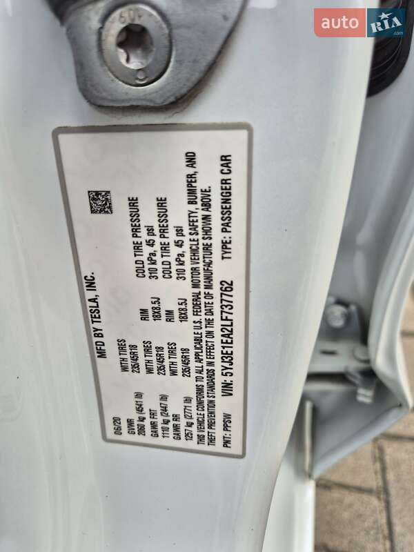 Седан Tesla Model 3 2020 в Івано-Франківську