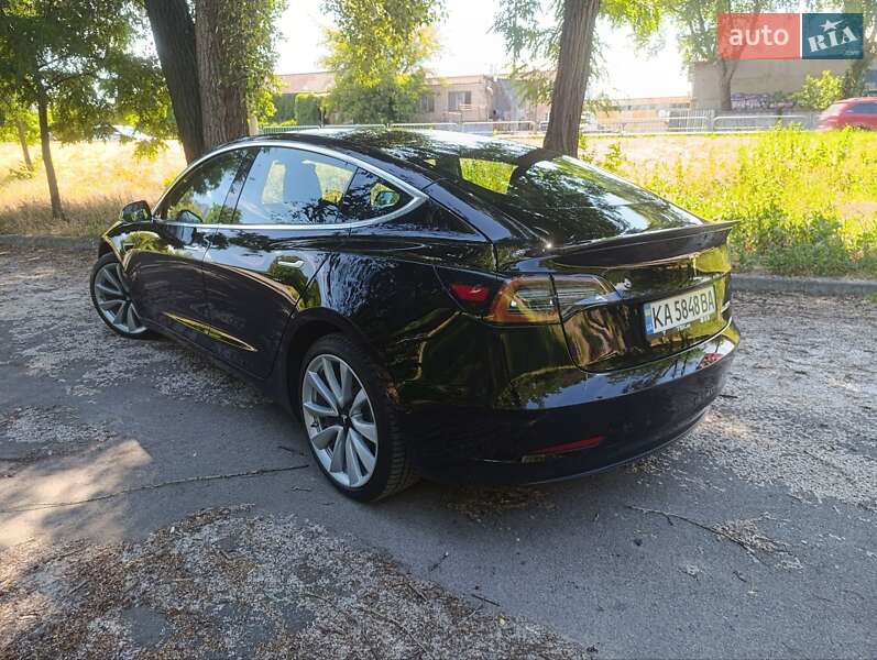 Седан Tesla Model 3 2019 в Киеве