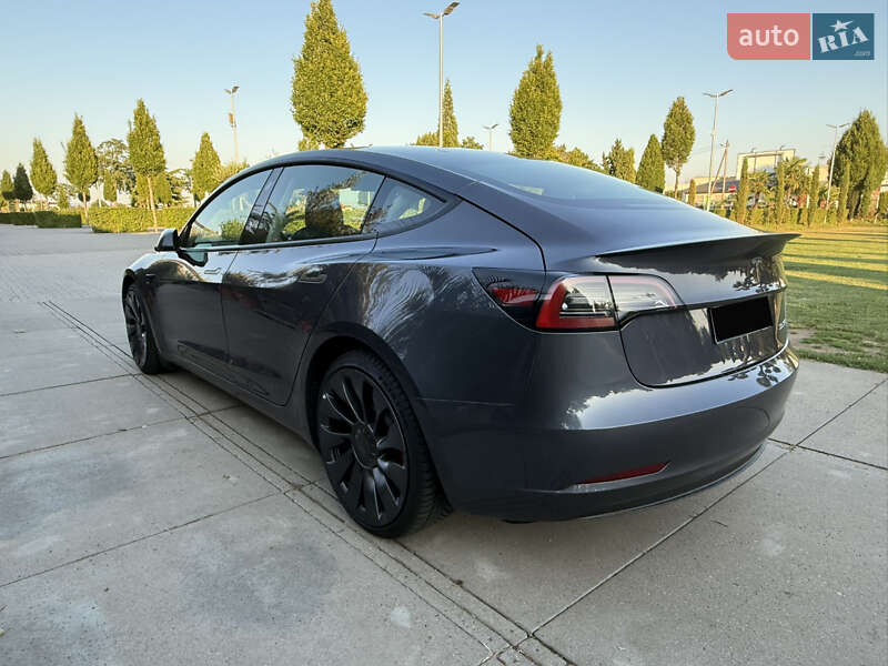 Седан Tesla Model 3 2022 в Києві