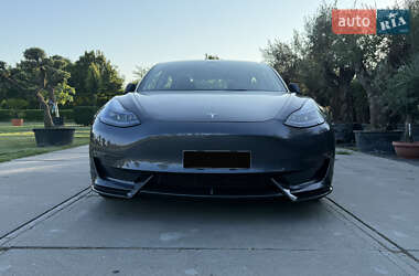 Седан Tesla Model 3 2022 в Киеве