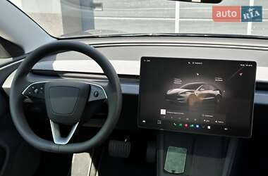 Седан Tesla Model 3 2024 в 