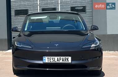 Седан Tesla Model 3 2024 в 
