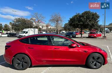 Седан Tesla Model 3 2021 в Киеве