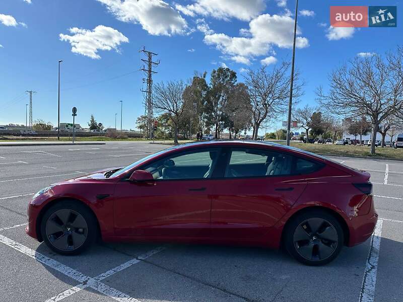 Седан Tesla Model 3 2021 в Києві