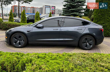 Седан Tesla Model 3 2021 в 