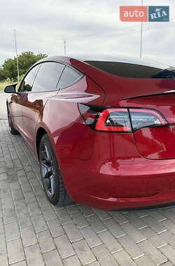 Седан Tesla Model 3 2021 в 