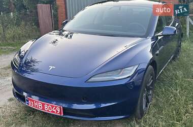 Седан Tesla Model 3 2024 в 