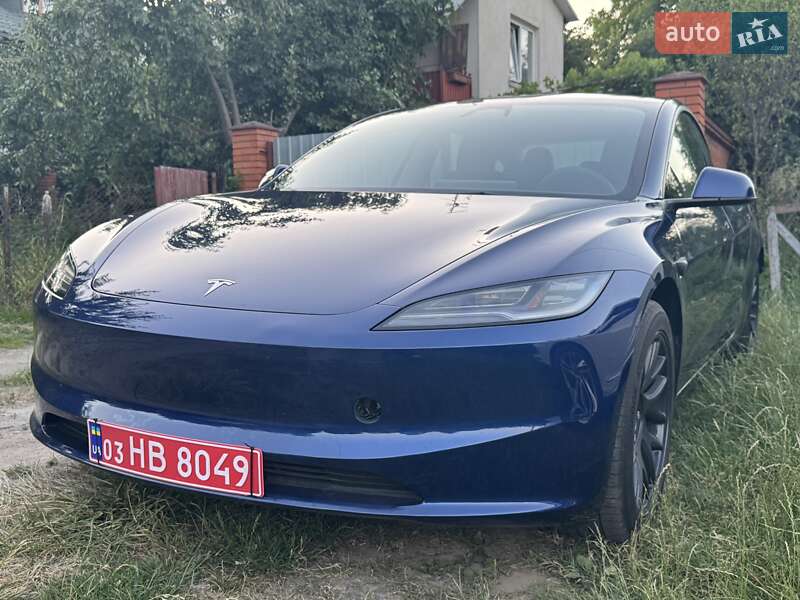 Седан Tesla Model 3 2024 в Львове