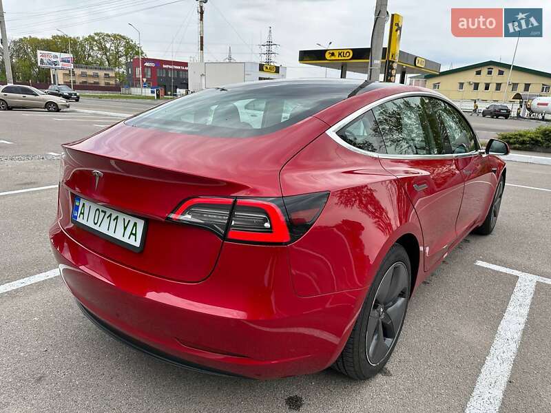 Седан Tesla Model 3 2019 в Ивано-Франковске
