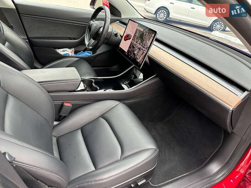 Седан Tesla Model 3 2019 в Ивано-Франковске