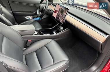 Седан Tesla Model 3 2019 в 