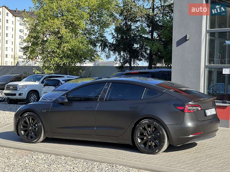Седан Tesla Model 3 2020 в Івано-Франківську