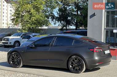 Седан Tesla Model 3 2020 в 