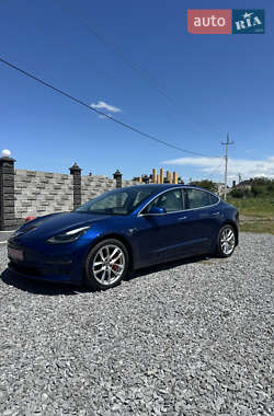Седан Tesla Model 3 2020 в Дубно
