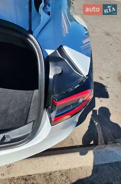Седан Tesla Model 3 2020 в 