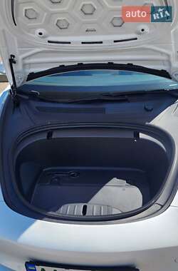 Седан Tesla Model 3 2020 в 