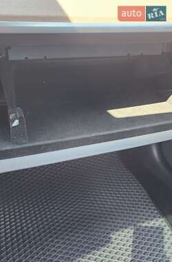 Седан Tesla Model 3 2020 в 