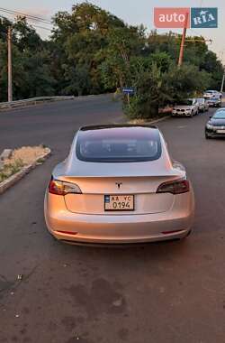 Седан Tesla Model 3 2018 в 