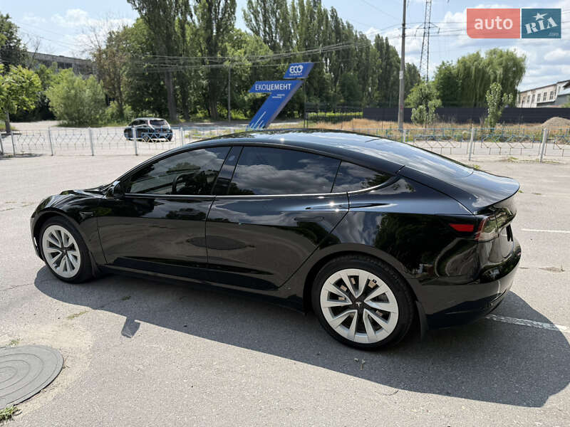 Седан Tesla Model 3 2022 в Вінниці
